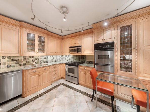 40 East 80th Street 3A, New York NY 10021