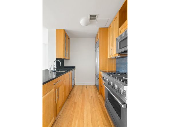 88 Greenwich Street 2303, New York NY 10006