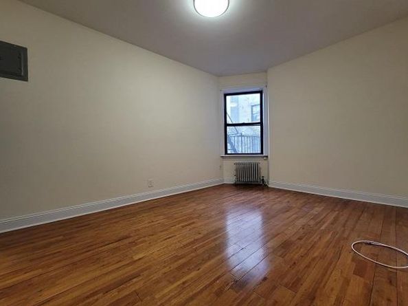 21-67 33rd Street 2C, Queens NY 11105