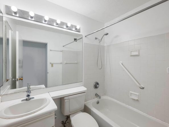 300 West 110th Street 16B, New York NY 10025