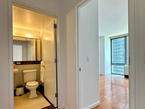 455 Main Street 16A, New York NY 10044