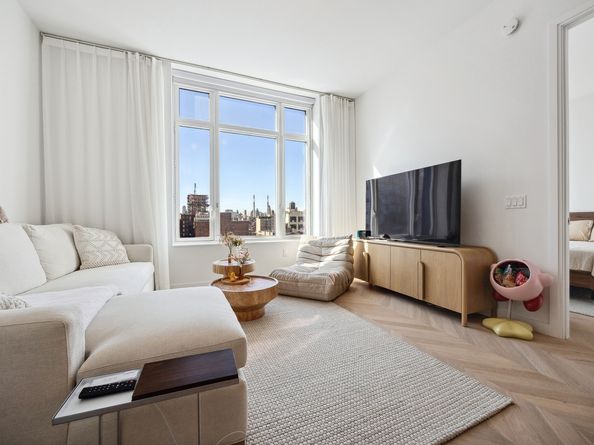 29-18 41st Avenue 10A, Queens NY 11101