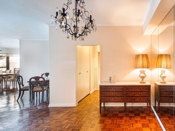 425 East 58th Street 8F, New York NY 10022