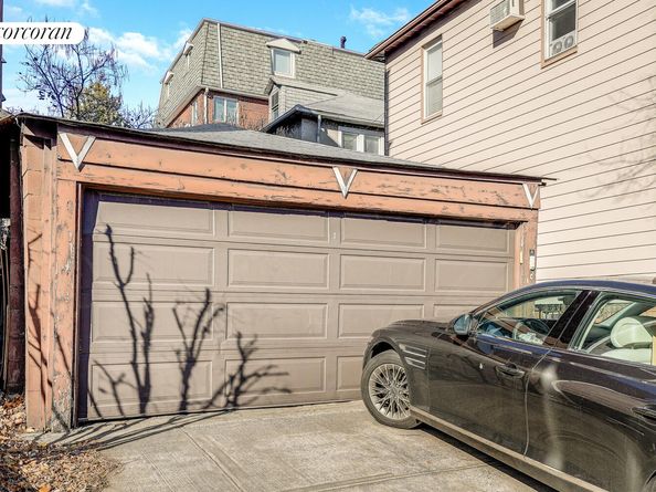 1692 52nd Street, Brooklyn NY 11204
