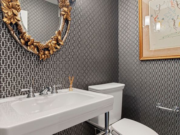 350 East 72nd Street 12A, New York NY 10021