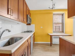 61-20 Grand Central Parkway C303, Queens NY 11375