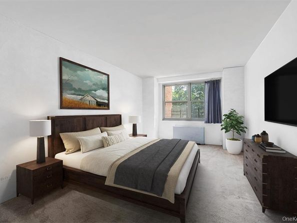 61-20 Grand Central Parkway C303, Queens NY 11375