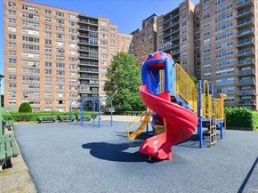 61-20 Grand Central Parkway C303, Queens NY 11375