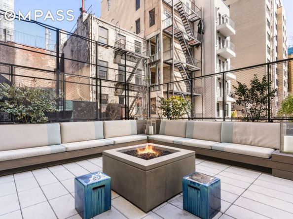 305 East 51st Street 11D, New York NY 10022