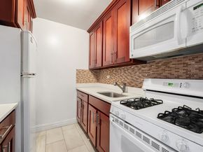 200 East 24th Street 1008, New York NY 10010