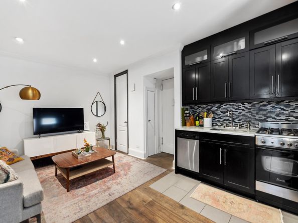 295 West 11th Street 2E, New York NY 10014