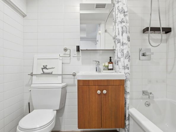 233 Ocean Parkway 7A, Brooklyn NY 11218