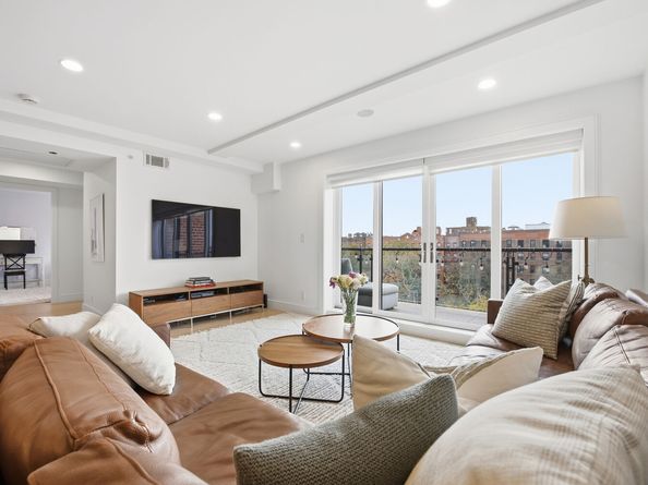 233 Ocean Parkway 7A, Brooklyn NY 11218