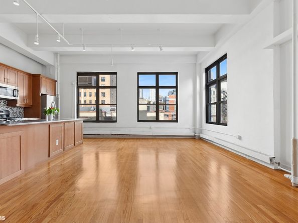 161 West 15th Street 6B, New York NY 10011