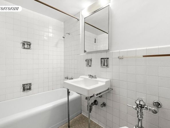 70 East 10th Street 15G, New York NY 10003