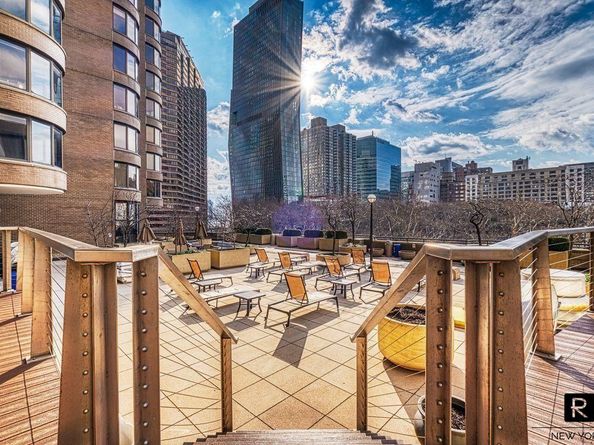 330 East 38th Street 12O, New York NY 10016