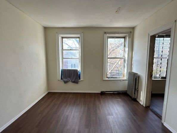 393 Montauk Avenue 393, Brooklyn NY 11208