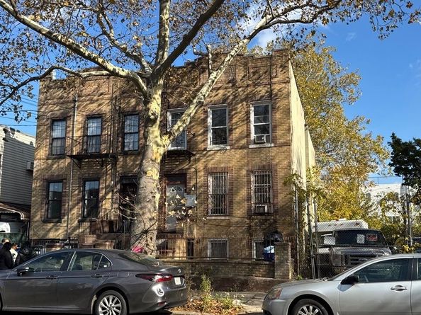 393 Montauk Avenue 393, Brooklyn NY 11208