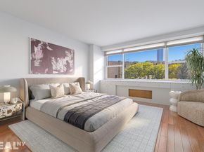 215 Park Row 4B, New York NY 10038