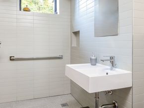 712 Ladd Road, Bronx NY 10471