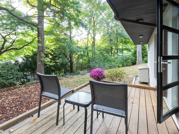 712 Ladd Road, Bronx NY 10471