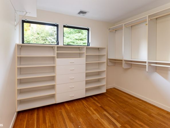 712 Ladd Road, Bronx NY 10471