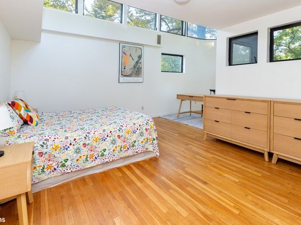 712 Ladd Road, Bronx NY 10471