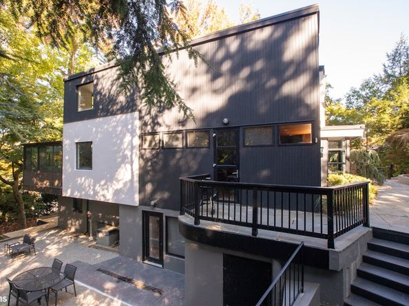 712 Ladd Road, Bronx NY 10471