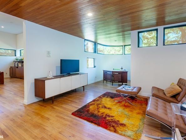 712 Ladd Road, Bronx NY 10471