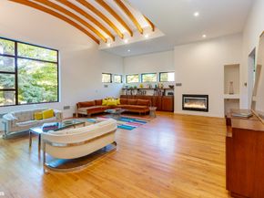 712 Ladd Road, Bronx NY 10471