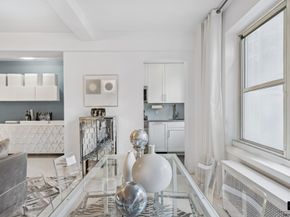 400 East 52nd Street 9C, New York NY 10022