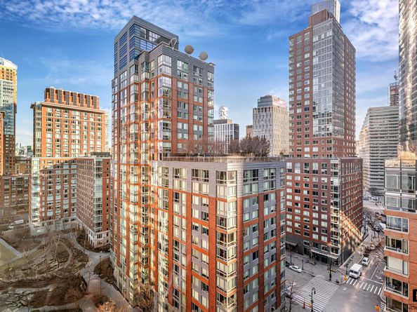 2 River Terrace 15R, New York NY 10282