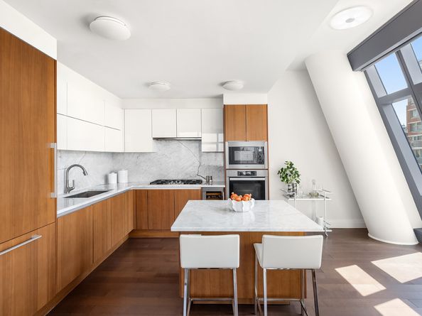 35 West 15th Street 13C, New York NY 10011
