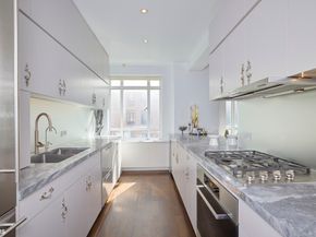 25 Central Park W 6XW, New York NY 10023