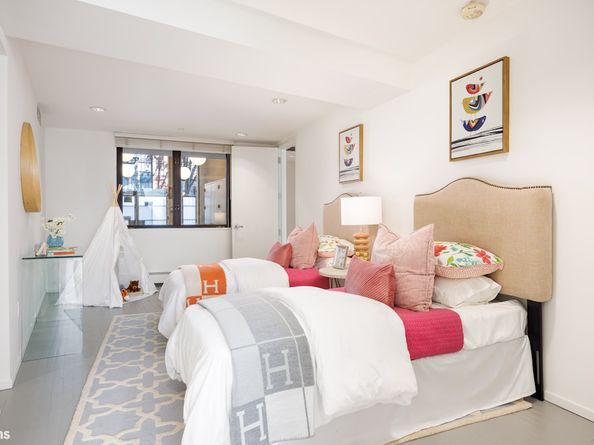 42 Downing Street, New York NY 10014