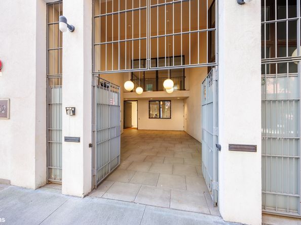 42 Downing Street, New York NY 10014