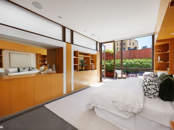 42 Downing Street, New York NY 10014