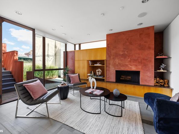 42 Downing Street, New York NY 10014