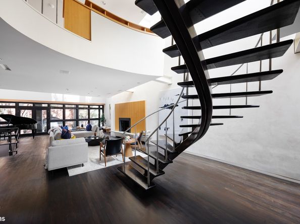 42 Downing Street, New York NY 10014