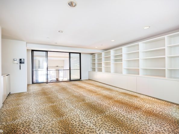 42 Downing Street, New York NY 10014