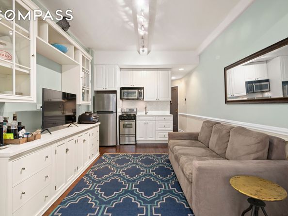 118 West 72nd Street 204, New York NY 10023