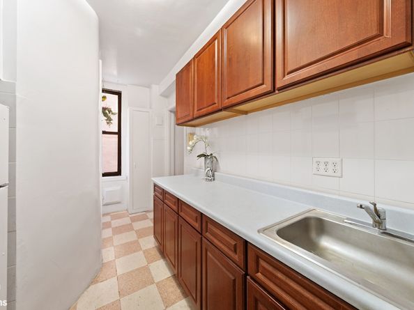 395 Riverside Drive 1E, New York NY 10025