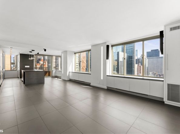 236 East 47th Street 27DE, New York NY 10017