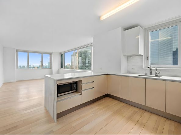 322 West 57th Street 45H, New York NY 10019