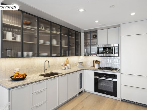 222 East Broadway 4C, New York NY 10002