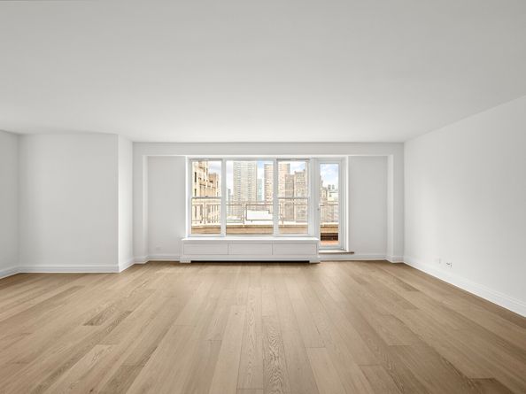 2 5th Avenue 18C, New York NY 10011