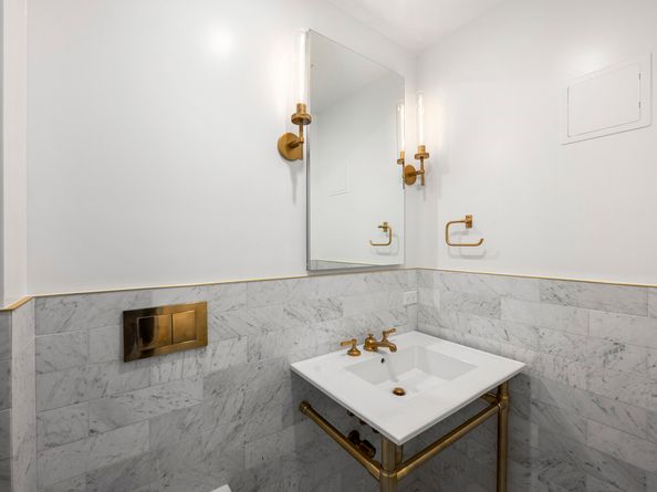 2 5th Avenue 18C, New York NY 10011