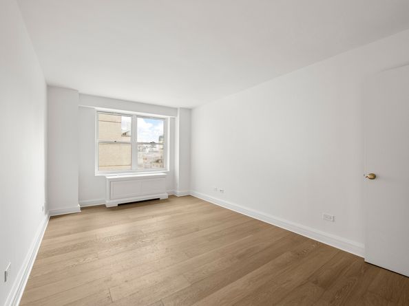 2 5th Avenue 18C, New York NY 10011