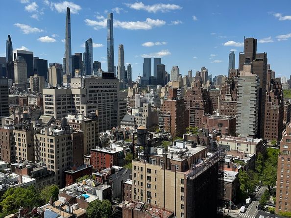 190 East 72nd Street 27D, New York NY 10021