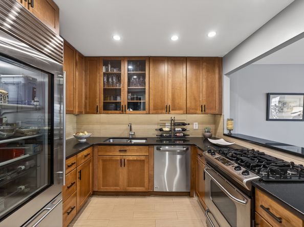 296 West 10th Street 6N, New York NY 10014